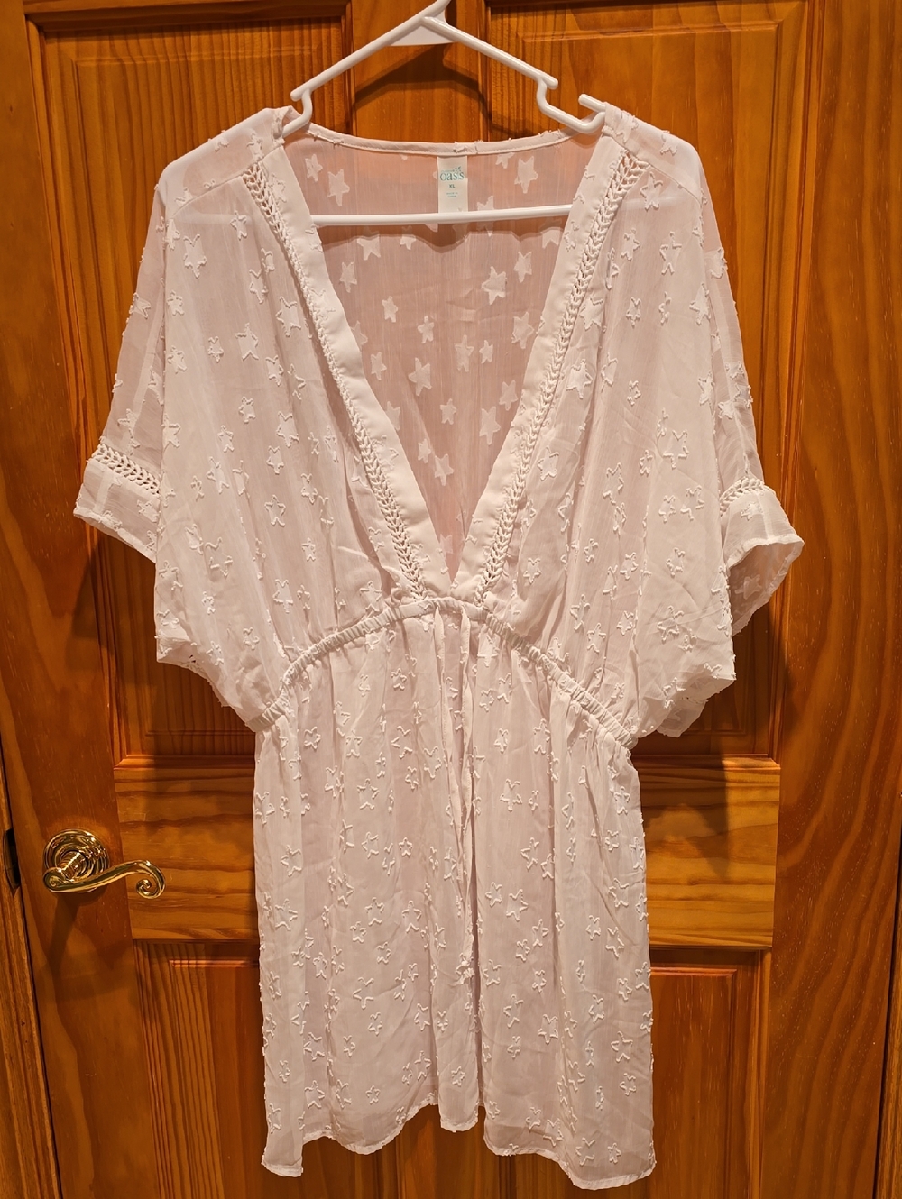 Light Cream Star-Embroidered V-Neck Cover-Up